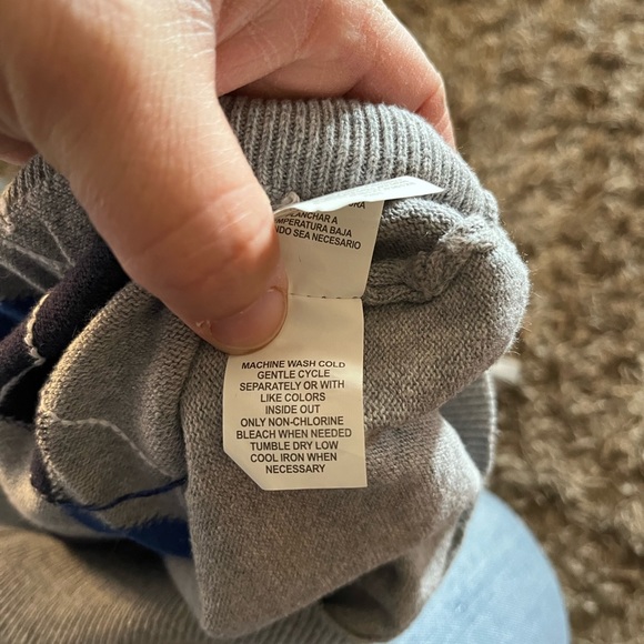 Children’s Place Boy Size M (7/8) Dressy V-neck sweater, good condition - Picture 6 of 6